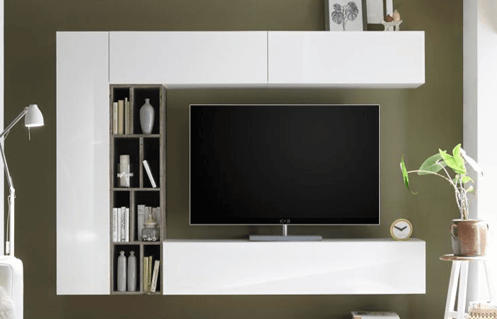 Wandschränke mit einem Fernseher